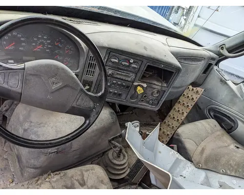 INTERNATIONAL 7500 Cab Mount