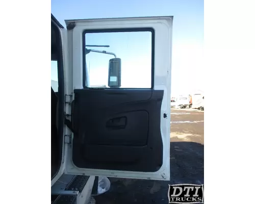 INTERNATIONAL 7500 Cab