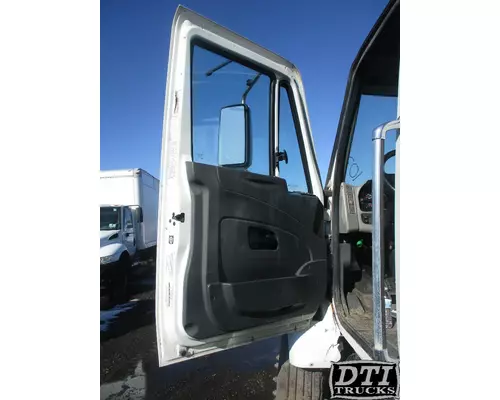 INTERNATIONAL 7500 Cab