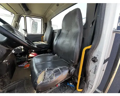 INTERNATIONAL 7500 Cab