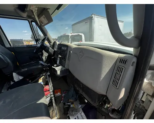 INTERNATIONAL 7500 Cab