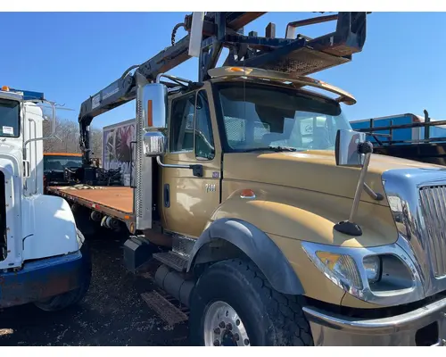 INTERNATIONAL 7500 Complete Vehicle
