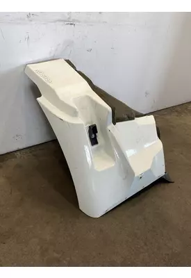 INTERNATIONAL 7500 Fender Extension
