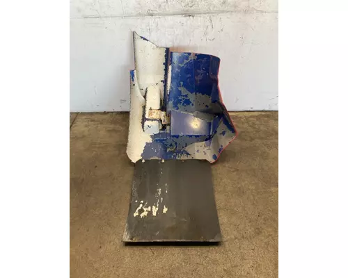 INTERNATIONAL 7500 Fender Extension