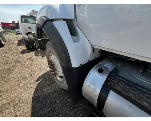 INTERNATIONAL 7500 Fender Extension