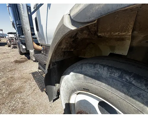 INTERNATIONAL 7500 Fender Extension