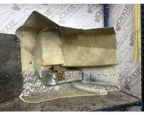 INTERNATIONAL 7500 Fender Extension