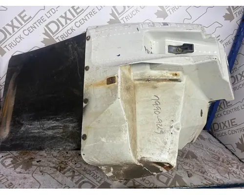 INTERNATIONAL 7500 Fender Extension