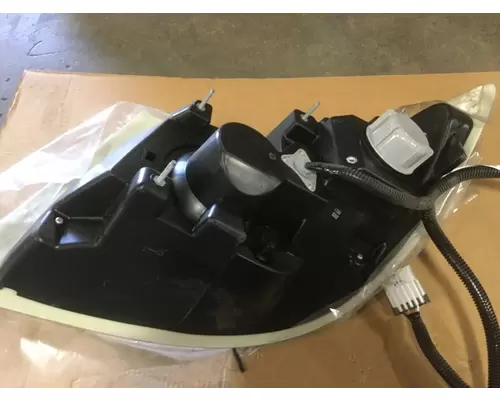 INTERNATIONAL 7500 Headlamp Assembly