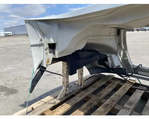 INTERNATIONAL 7500 Hood