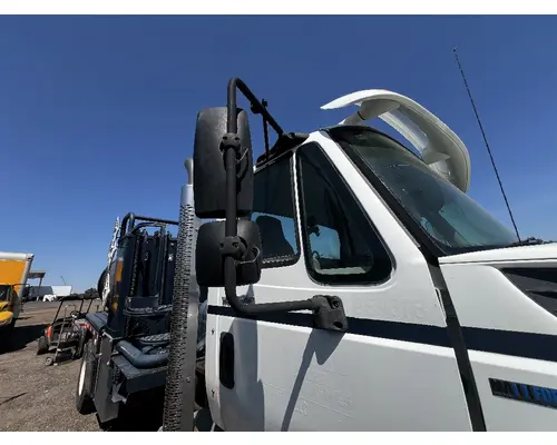 INTERNATIONAL 7500 Mirror (Side View)