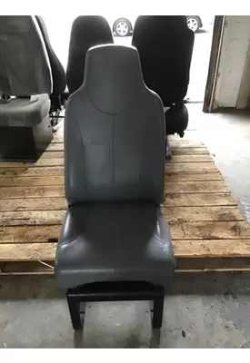 INTERNATIONAL 7500 SEAT, FRONT