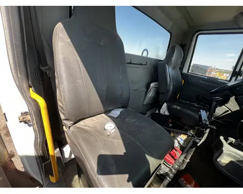 INTERNATIONAL 7500 Seat, Front