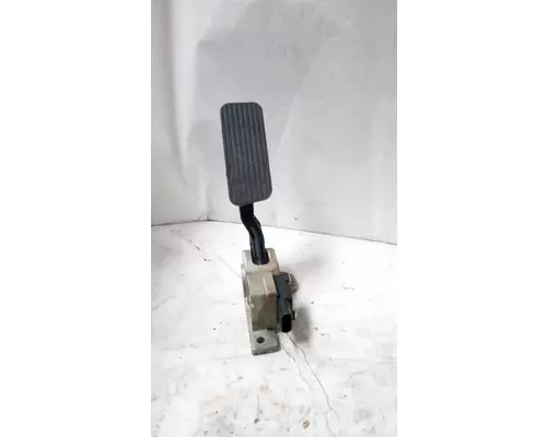 INTERNATIONAL 7600 Accelerator Parts
