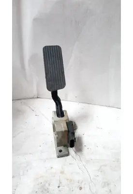 INTERNATIONAL 7600 Accelerator Parts