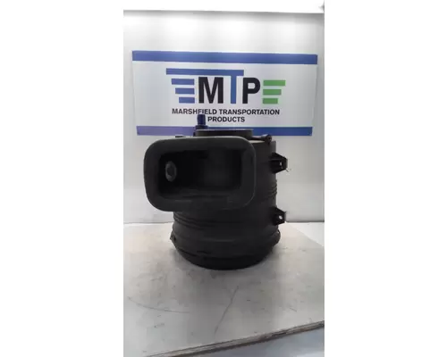 INTERNATIONAL 7600 Air Cleaner