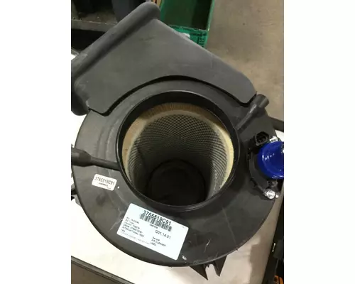 INTERNATIONAL 7600 Air Cleaner