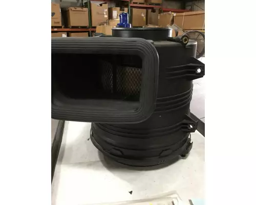 INTERNATIONAL 7600 Air Cleaner