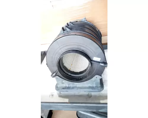 INTERNATIONAL 7600 Air Cleaner