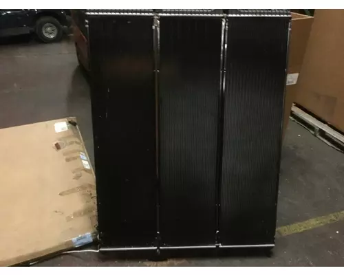 INTERNATIONAL 7600 Air Conditioner Condenser