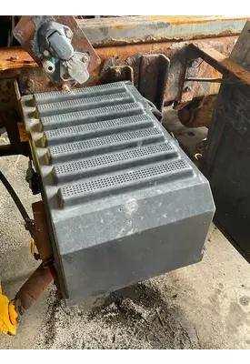 INTERNATIONAL 7600 Battery Box