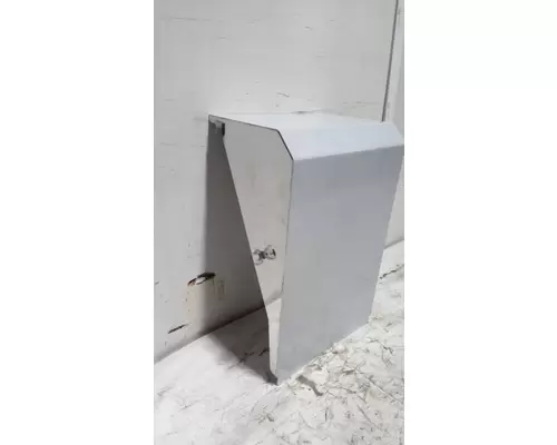 INTERNATIONAL 7600 Battery Box