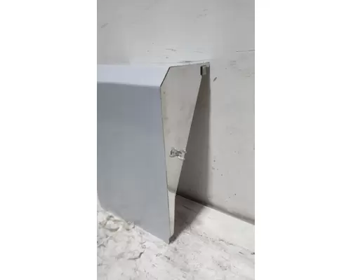 INTERNATIONAL 7600 Battery Box