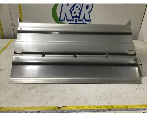 INTERNATIONAL 7600 Battery Box