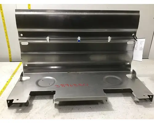 INTERNATIONAL 7600 Battery Box