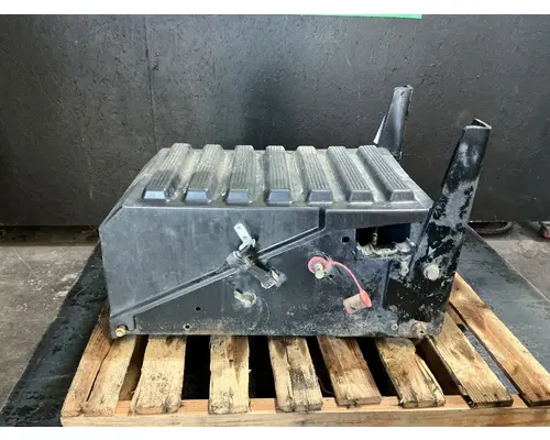 INTERNATIONAL 7600 Battery Boxes