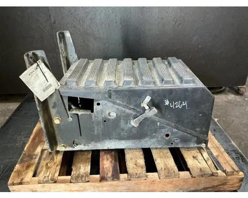 INTERNATIONAL 7600 Battery Boxes