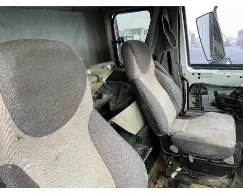 INTERNATIONAL 7600 Cab Assembly