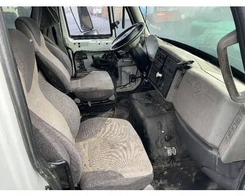 INTERNATIONAL 7600 Cab Assembly