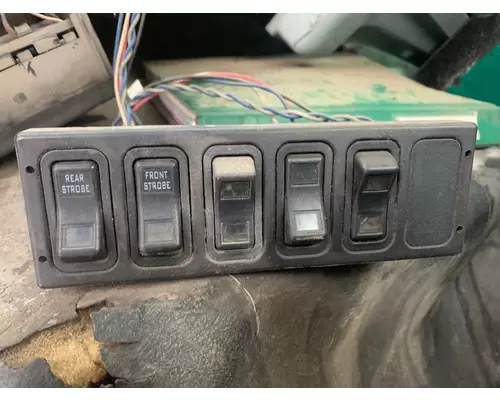 INTERNATIONAL 7600 Cab Mount