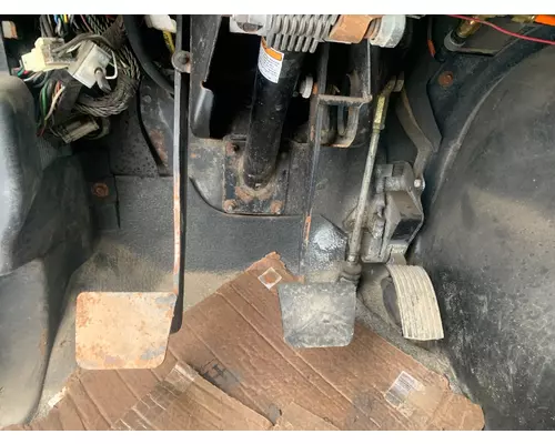 INTERNATIONAL 7600 Cab Mount