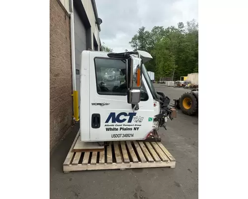INTERNATIONAL 7600 Cab