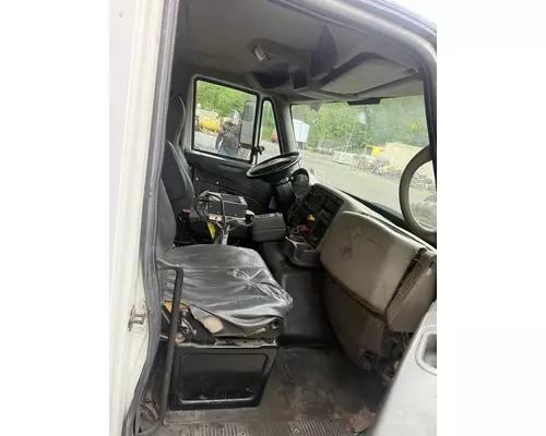 INTERNATIONAL 7600 Cab