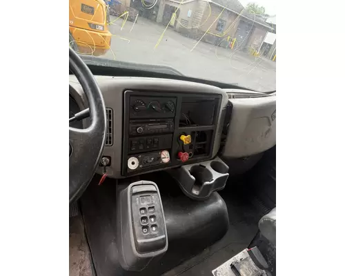INTERNATIONAL 7600 Cab