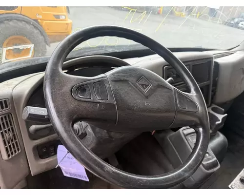 INTERNATIONAL 7600 Cab