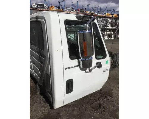INTERNATIONAL 7600 Cab