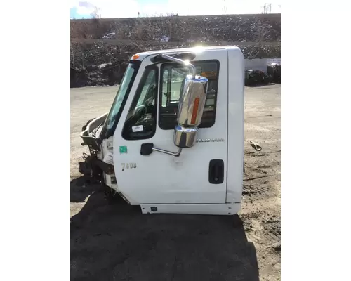 INTERNATIONAL 7600 Cab