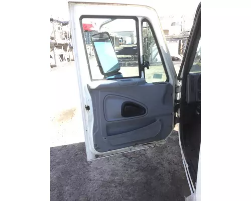 INTERNATIONAL 7600 Cab