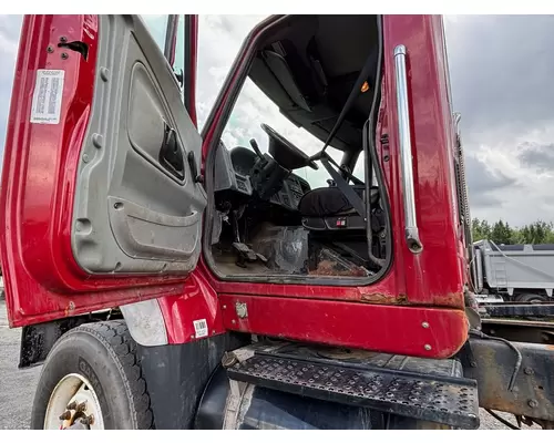 INTERNATIONAL 7600 Cab