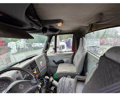 INTERNATIONAL 7600 Cab