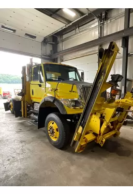 INTERNATIONAL 7600 Complete Vehicle