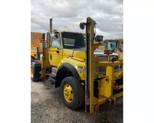 INTERNATIONAL 7600 Complete Vehicle