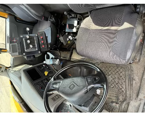 INTERNATIONAL 7600 Complete Vehicle