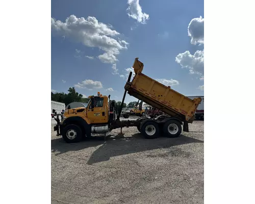 INTERNATIONAL 7600 Complete Vehicle