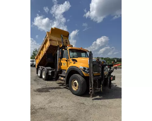 INTERNATIONAL 7600 Complete Vehicle