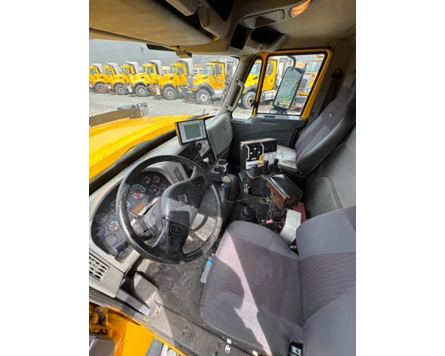 INTERNATIONAL 7600 Complete Vehicle